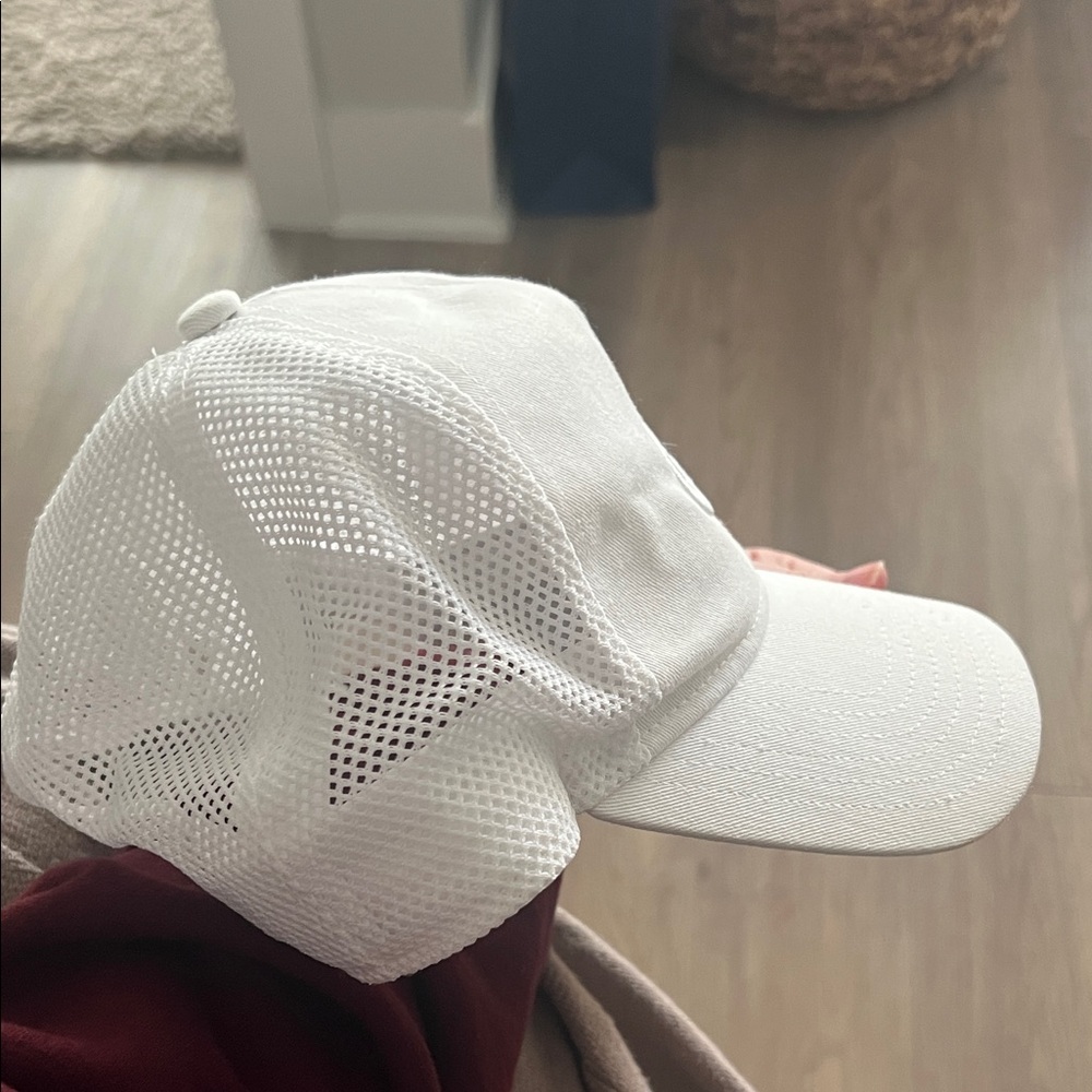 ALO Yoga Classic White Hat - Picture 4 of 6